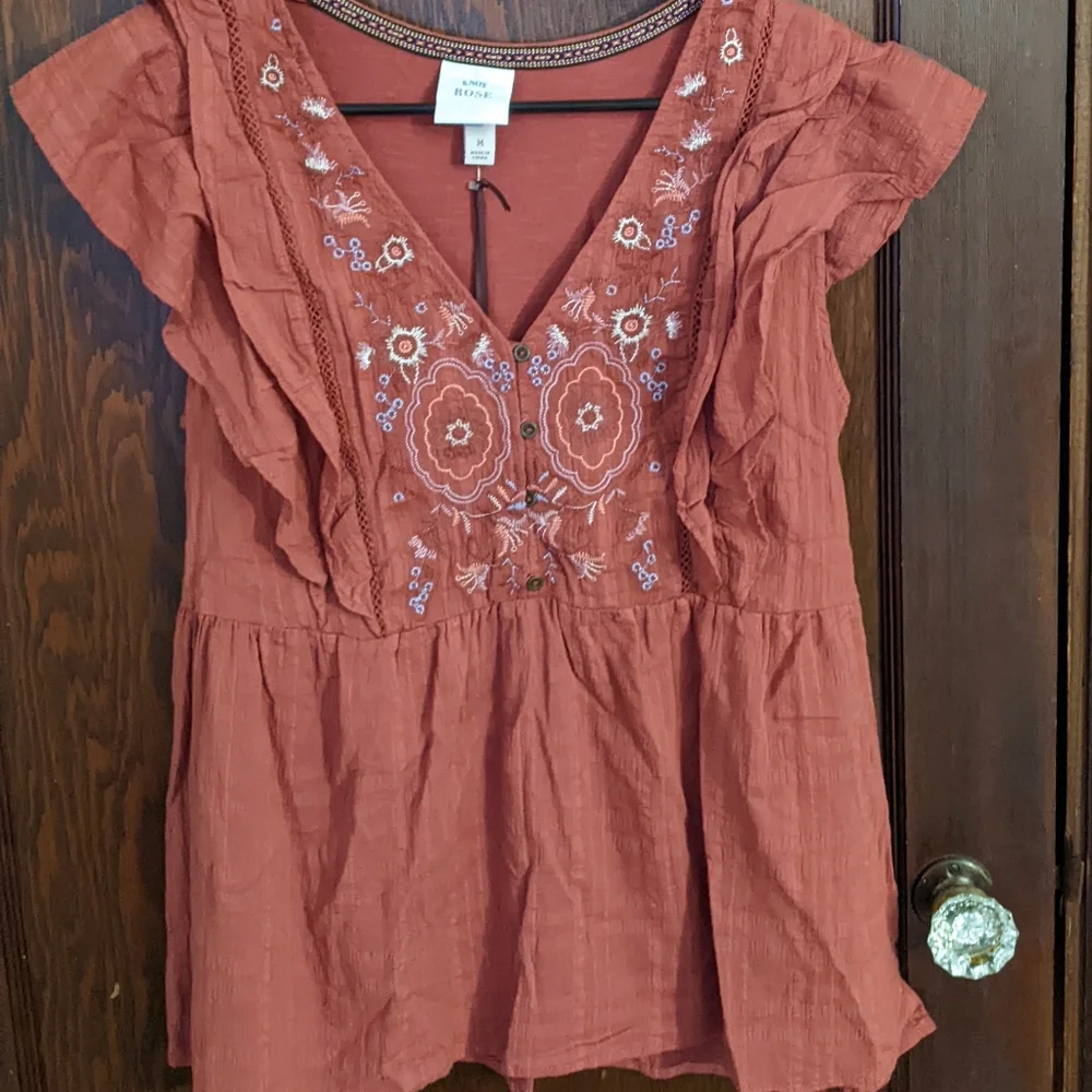 New with Tags Knox Rose Rust Embroidered Flutter Short Sleeve Boho Top Size Med